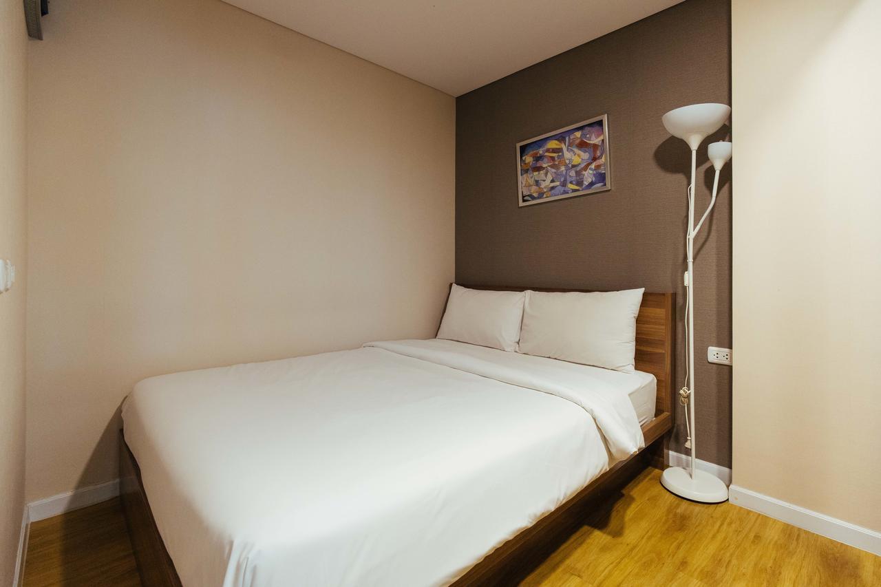 Roomme Hospitality Nang Linchee Branch Бангкок Экстерьер фото