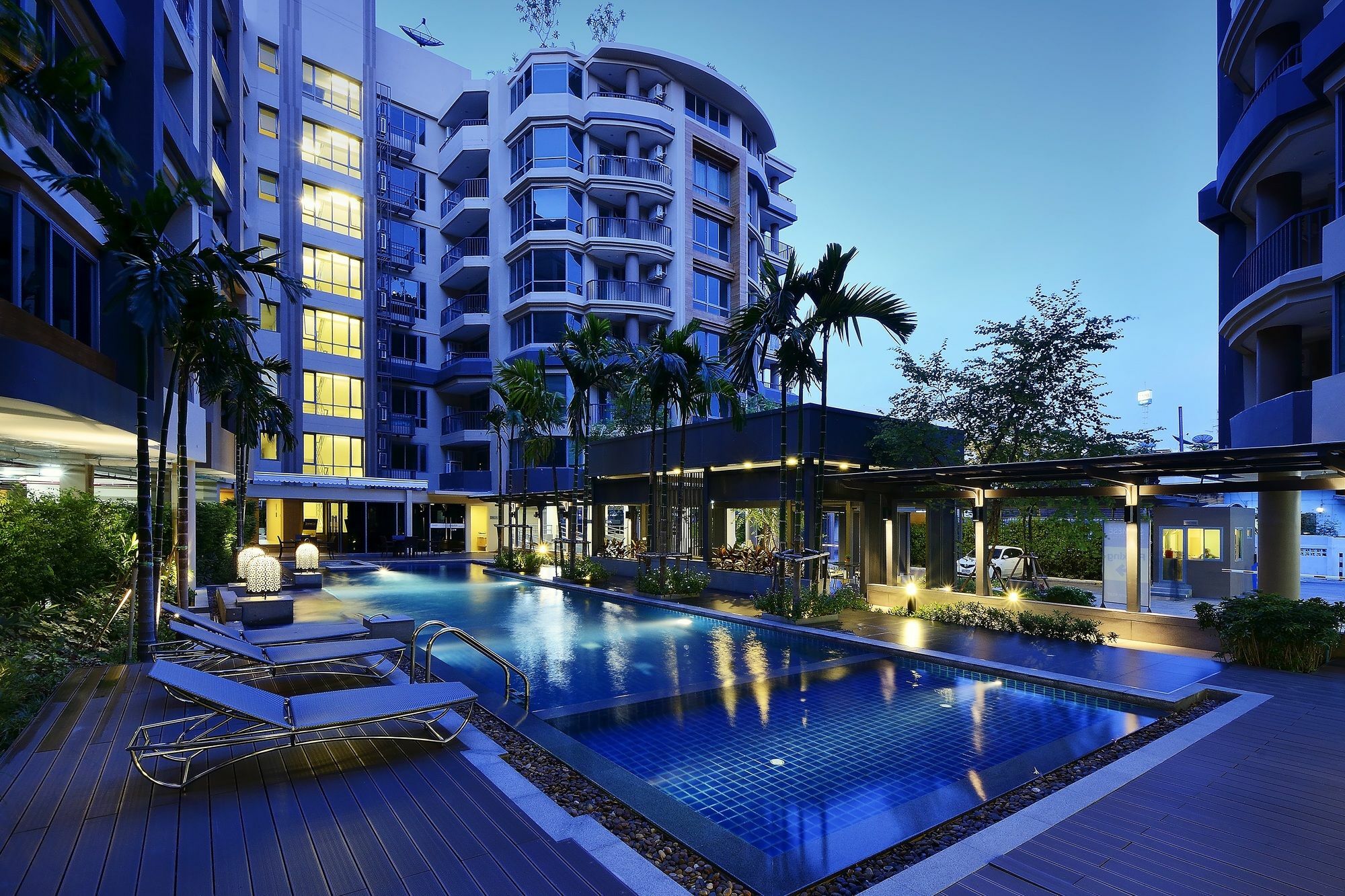 Roomme Hospitality Nang Linchee Branch Бангкок Экстерьер фото